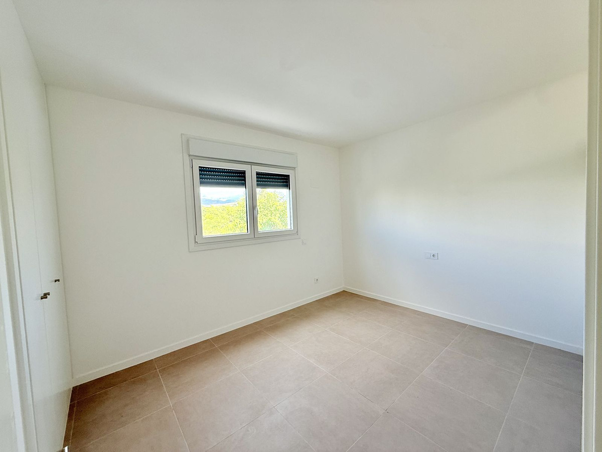 4 Bed Apartment for sale in Estepona Costa Del Sol, Málaga, Spain