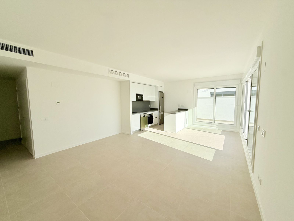 4 Bed Apartment for sale in Estepona Costa Del Sol, Málaga, Spain