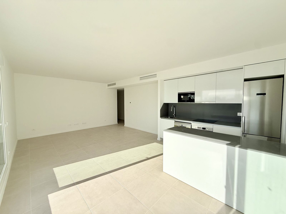 4 Bed Apartment for sale in Estepona Costa Del Sol, Málaga, Spain