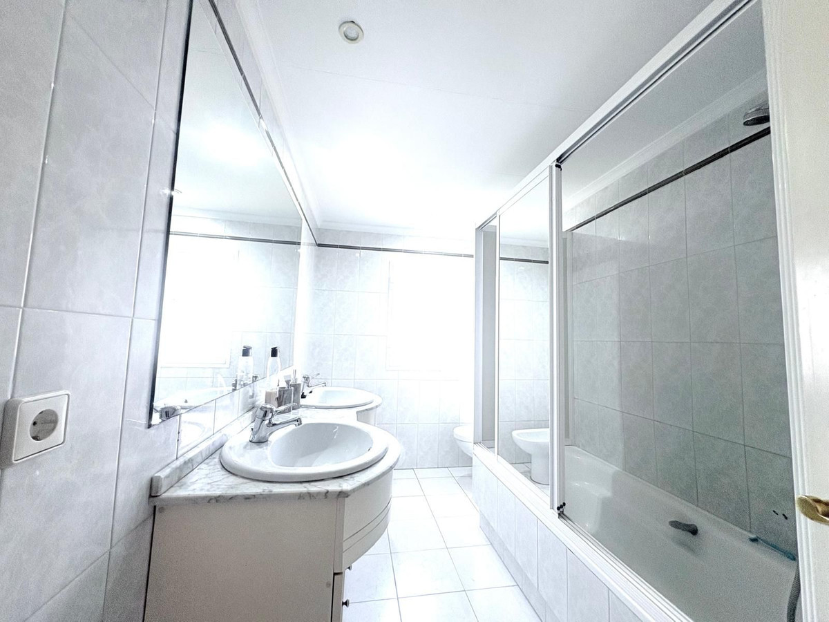 5 Bed Townhouse for sale in Cancelada Costa Del Sol, Málaga, Spain