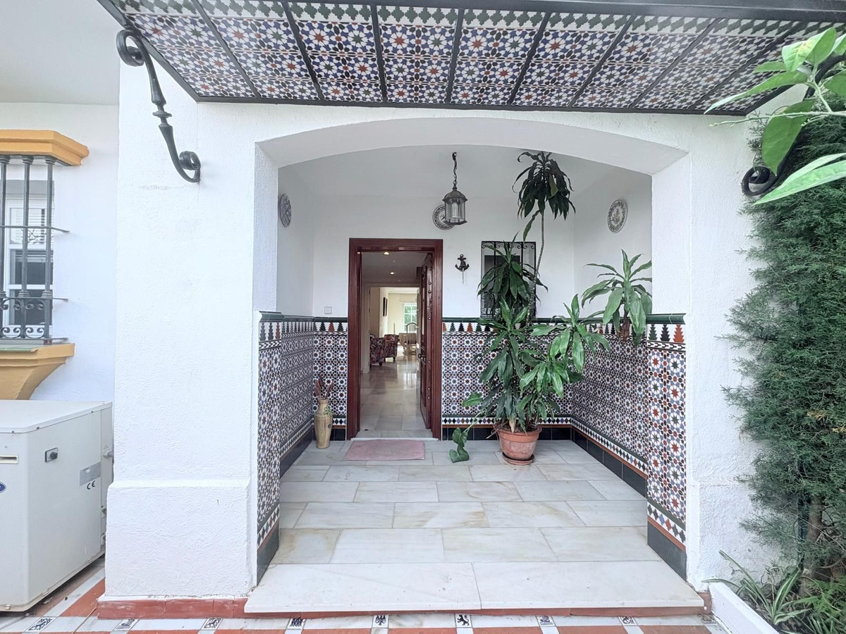 5 Bed Townhouse for sale in Cancelada Costa Del Sol, Málaga, Spain