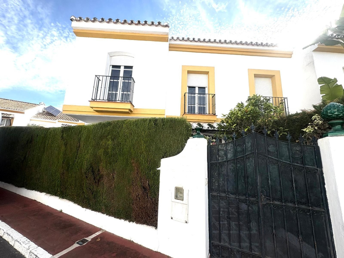 5 Bed Townhouse for sale in Cancelada Costa Del Sol, Málaga, Spain