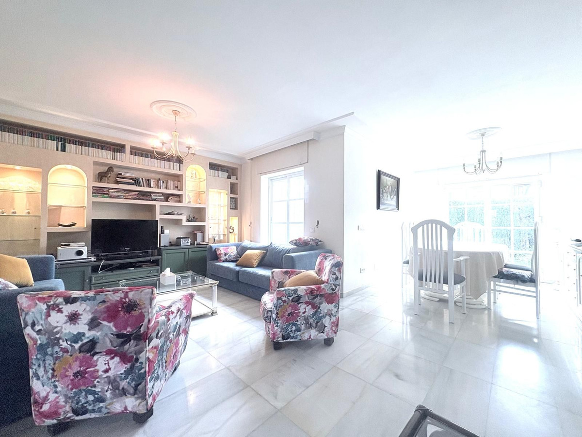 5 Bed Townhouse for sale in Cancelada Costa Del Sol, Málaga, Spain