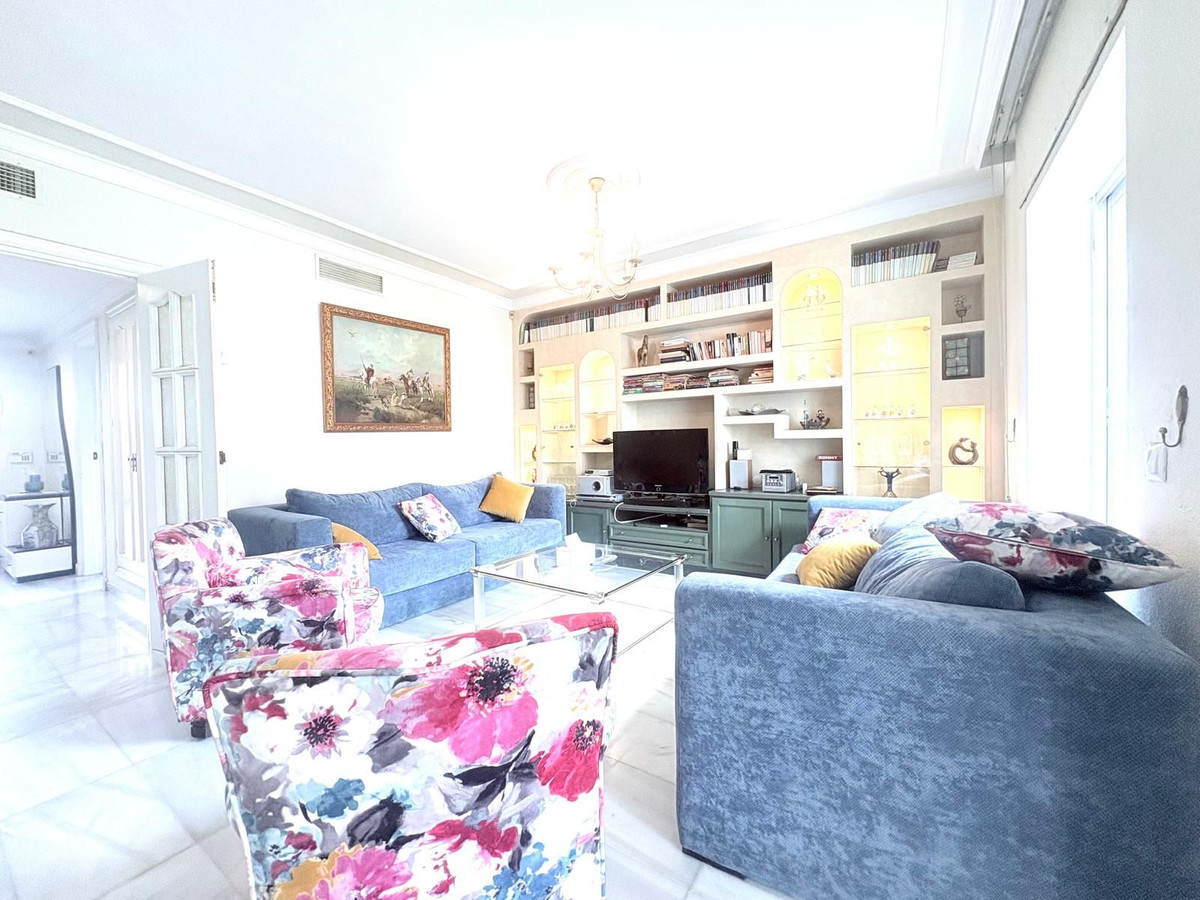 5 Bed Townhouse for sale in Cancelada Costa Del Sol, Málaga, Spain