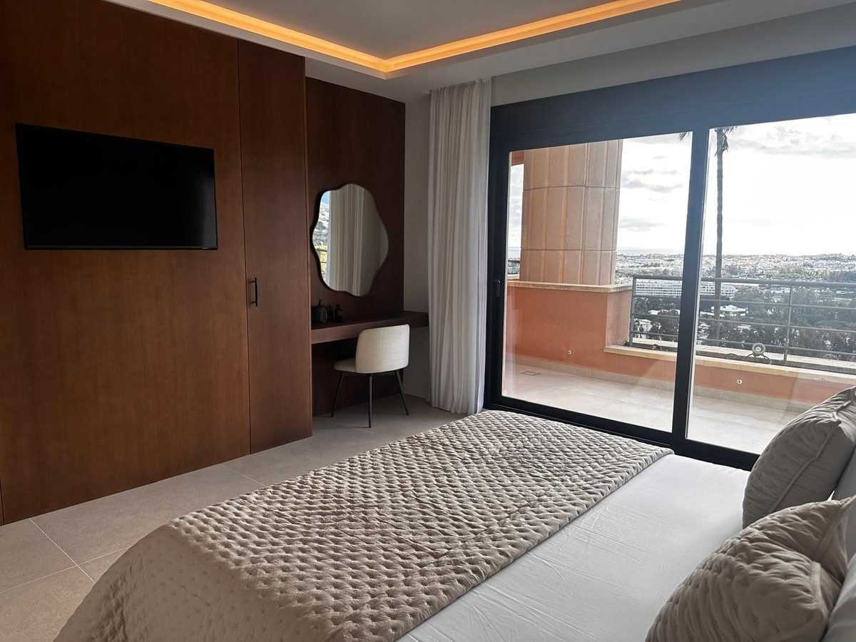 3 Bed Apartment for sale in Nueva Andalucía Costa Del Sol, Málaga, Spain