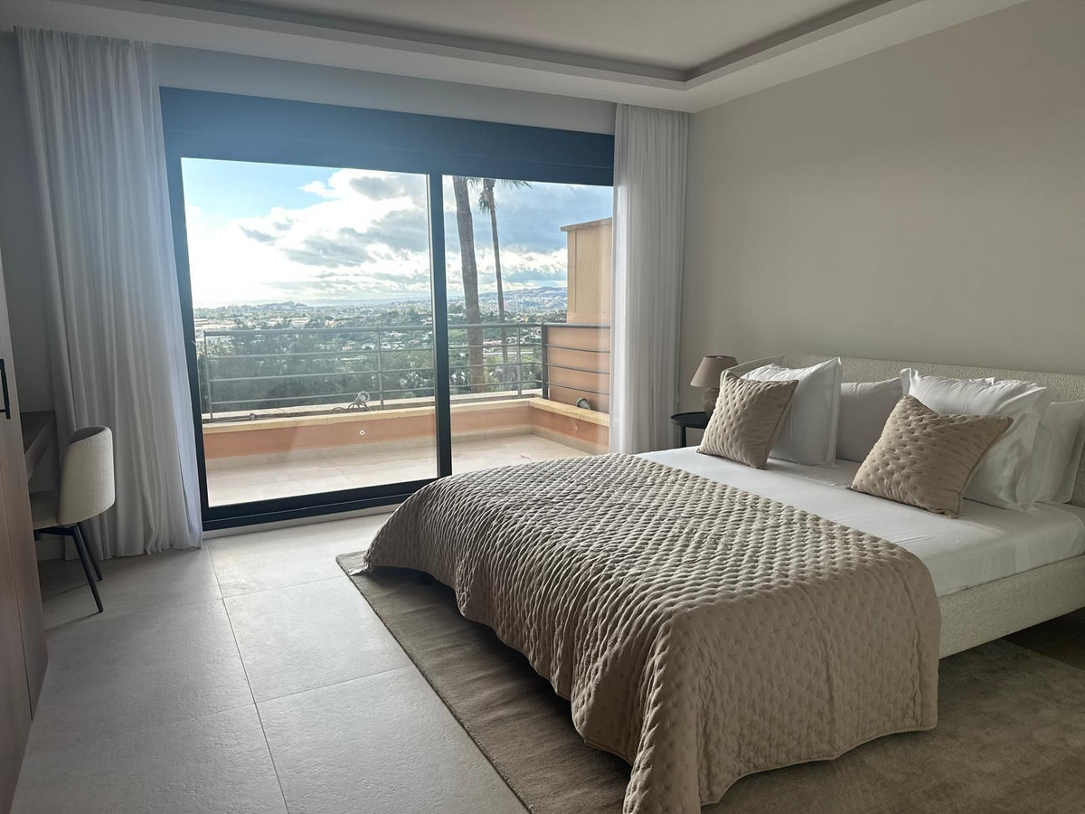 3 Bed Apartment for sale in Nueva Andalucía Costa Del Sol, Málaga, Spain