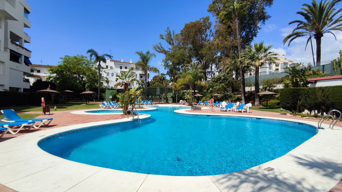 2 Bed Apartment for sale in Puerto Banús Costa Del Sol, Málaga, Spain