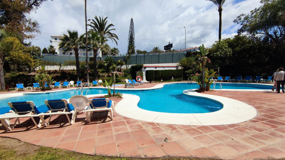 2 Bed Apartment for sale in Puerto Banús Costa Del Sol, Málaga, Spain