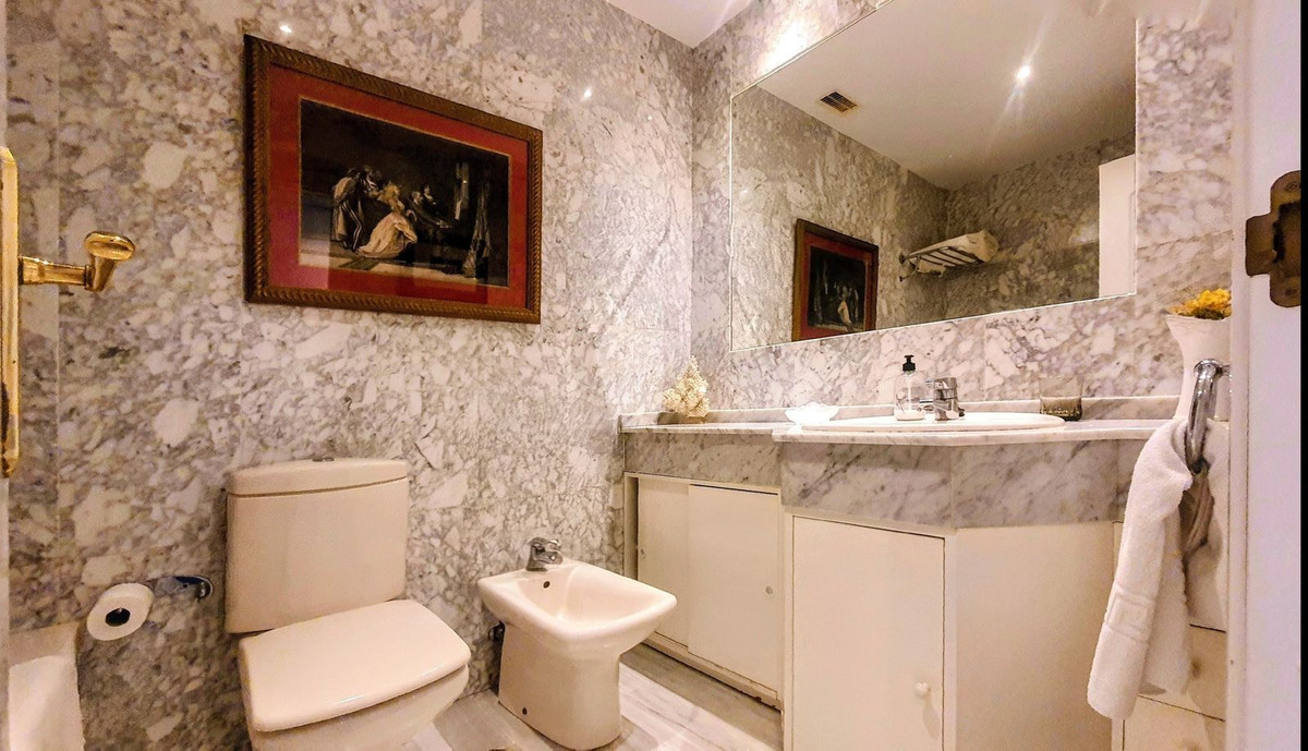2 Bed Apartment for sale in Puerto Banús Costa Del Sol, Málaga, Spain