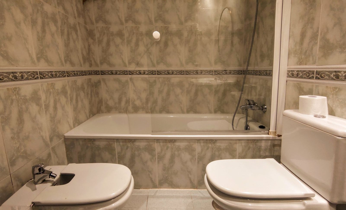 2 Bed Apartment for sale in Puerto Banús Costa Del Sol, Málaga, Spain