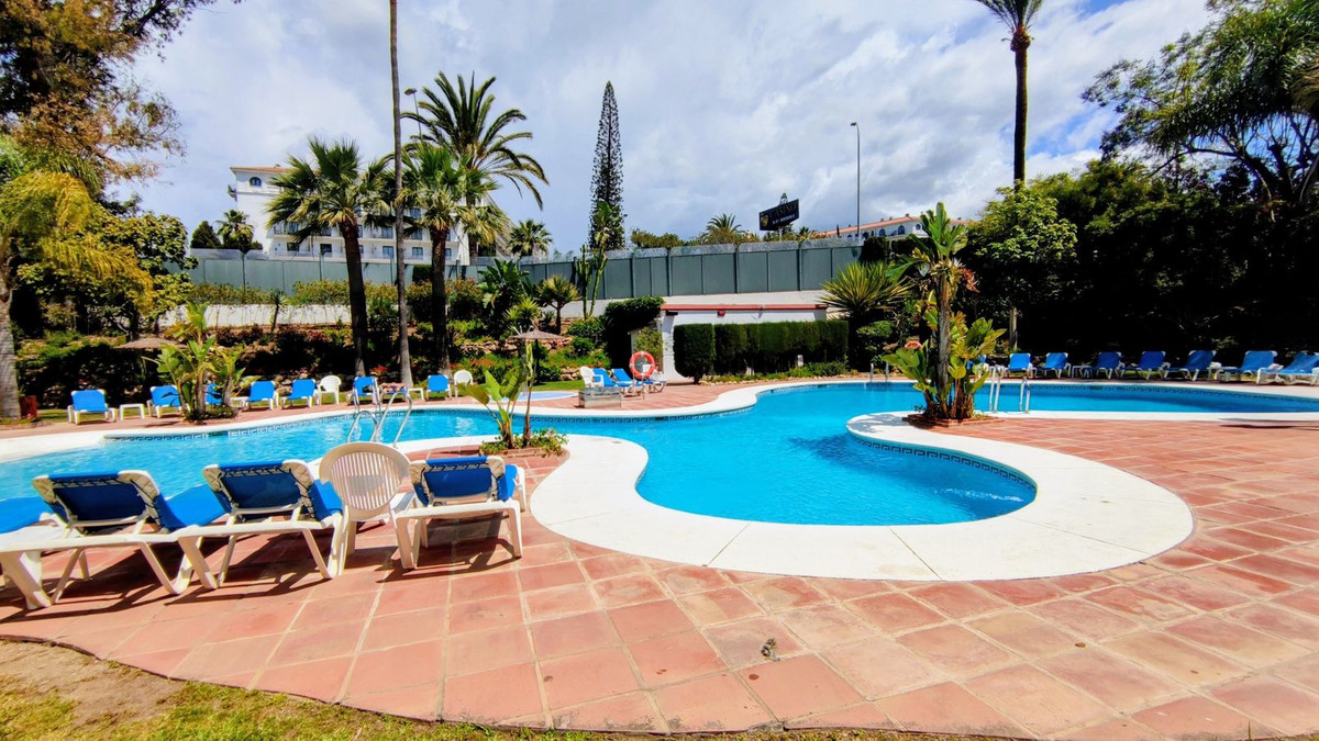 2 Bed Apartment for sale in Puerto Banús Costa Del Sol, Málaga, Spain