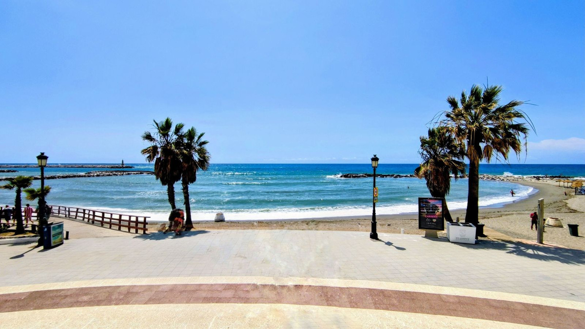 2 Bed Apartment for sale in Puerto Banús Costa Del Sol, Málaga, Spain
