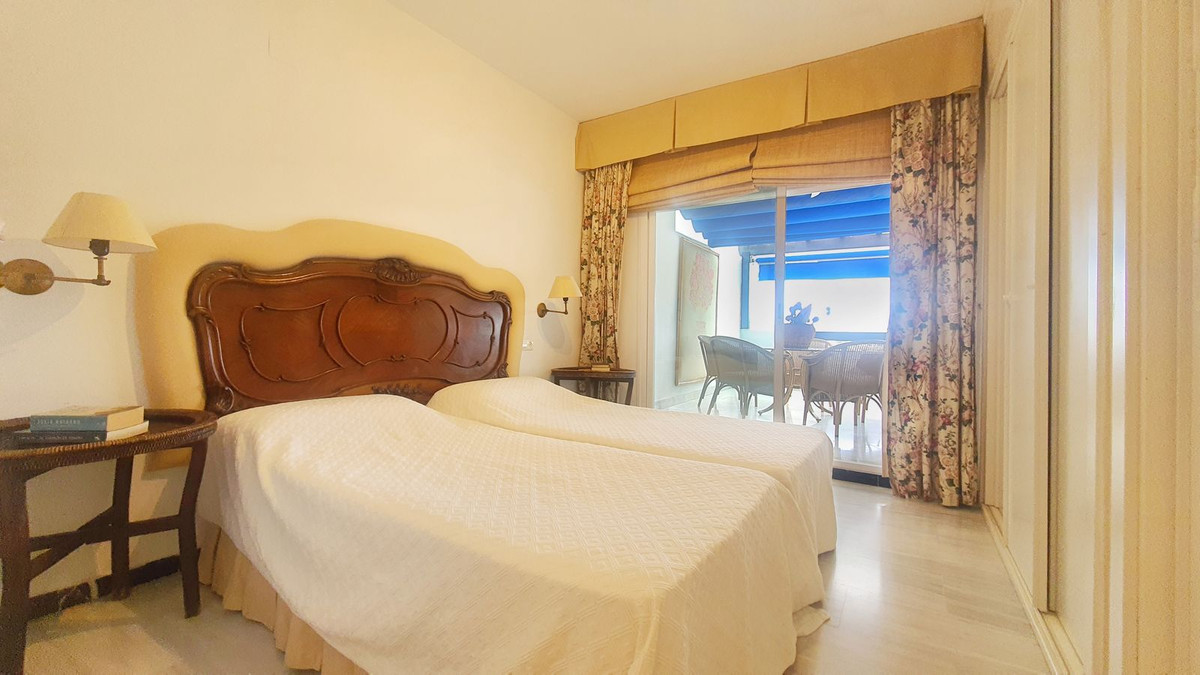 2 Bed Apartment for sale in Puerto Banús Costa Del Sol, Málaga, Spain