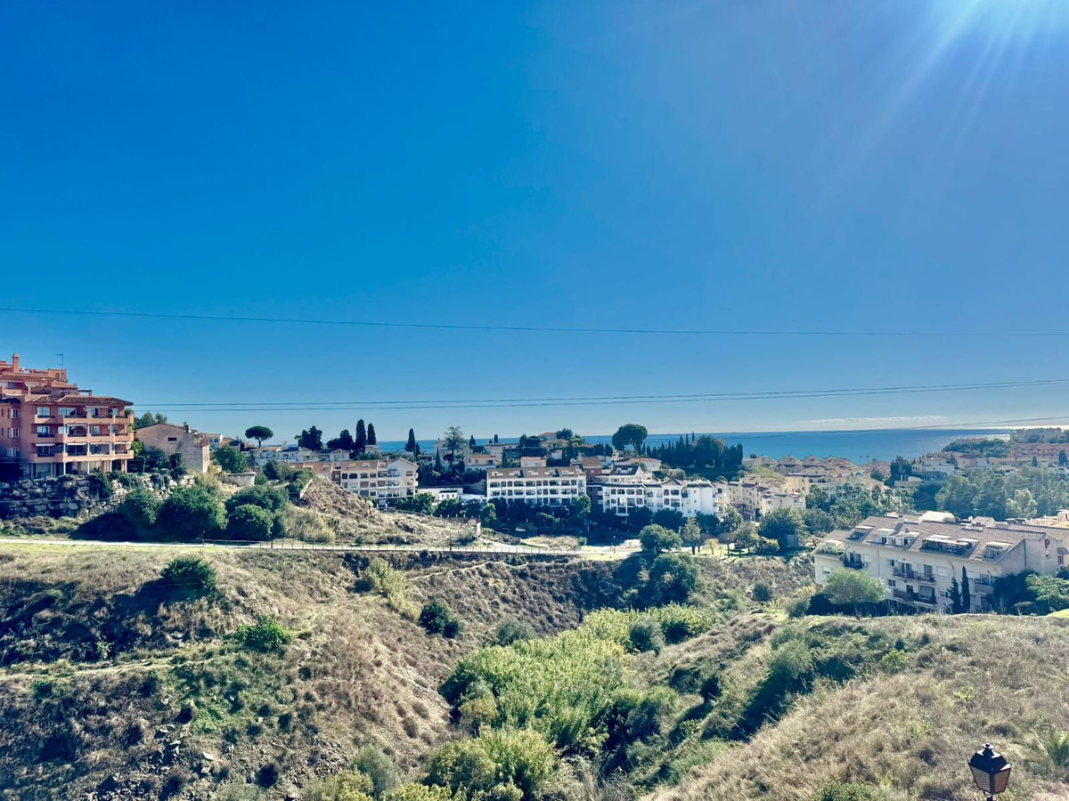 2 Bed Apartment for sale in Los Pacos Costa Del Sol, Málaga, Spain