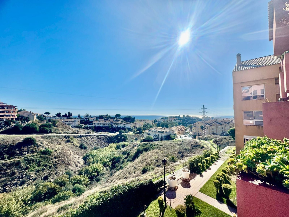 2 Bed Apartment for sale in Los Pacos Costa Del Sol, Málaga, Spain