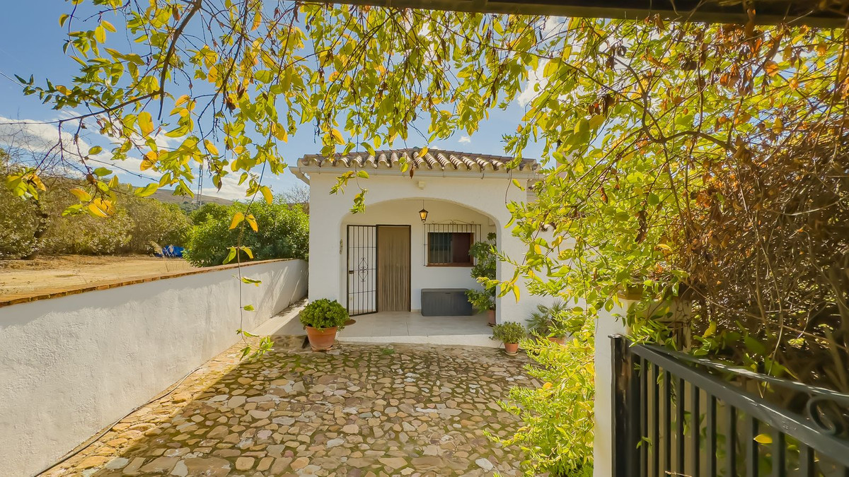 2 Bed Townhouse for sale in Almogía Costa Del Sol, Málaga, Spain