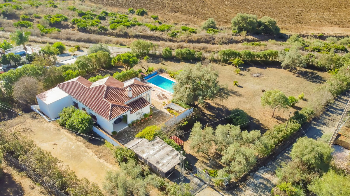 2 Bed Townhouse for sale in Almogía Costa Del Sol, Málaga, Spain