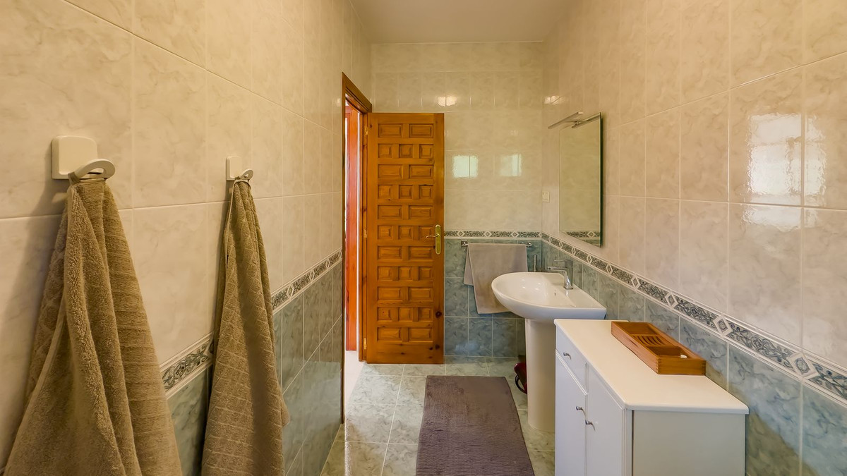 2 Bed Townhouse for sale in Almogía Costa Del Sol, Málaga, Spain