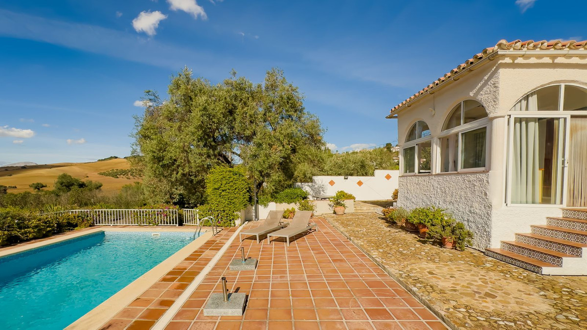 2 Bed Townhouse for sale in Almogía Costa Del Sol, Málaga, Spain