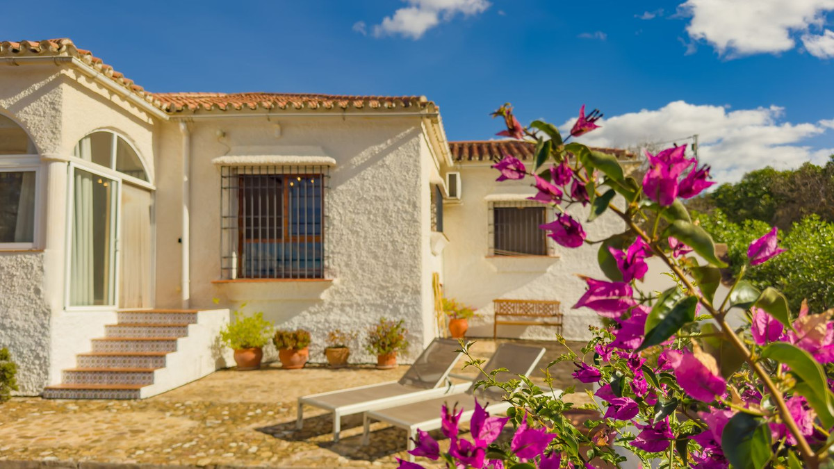 2 Bed Townhouse for sale in Almogía Costa Del Sol, Málaga, Spain