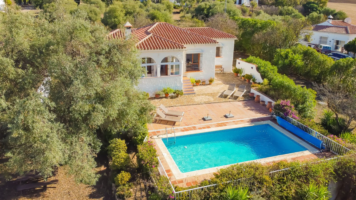 2 Bed Townhouse for sale in Almogía Costa Del Sol, Málaga, Spain