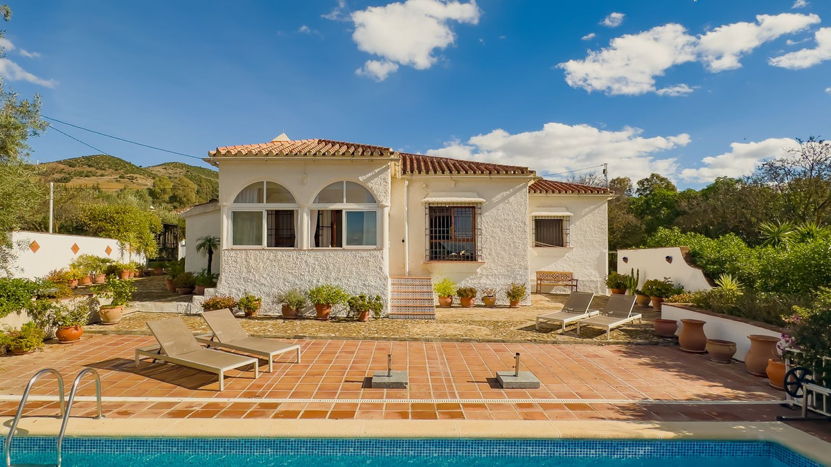 2 Bed Townhouse for sale in Almogía Costa Del Sol, Málaga, Spain