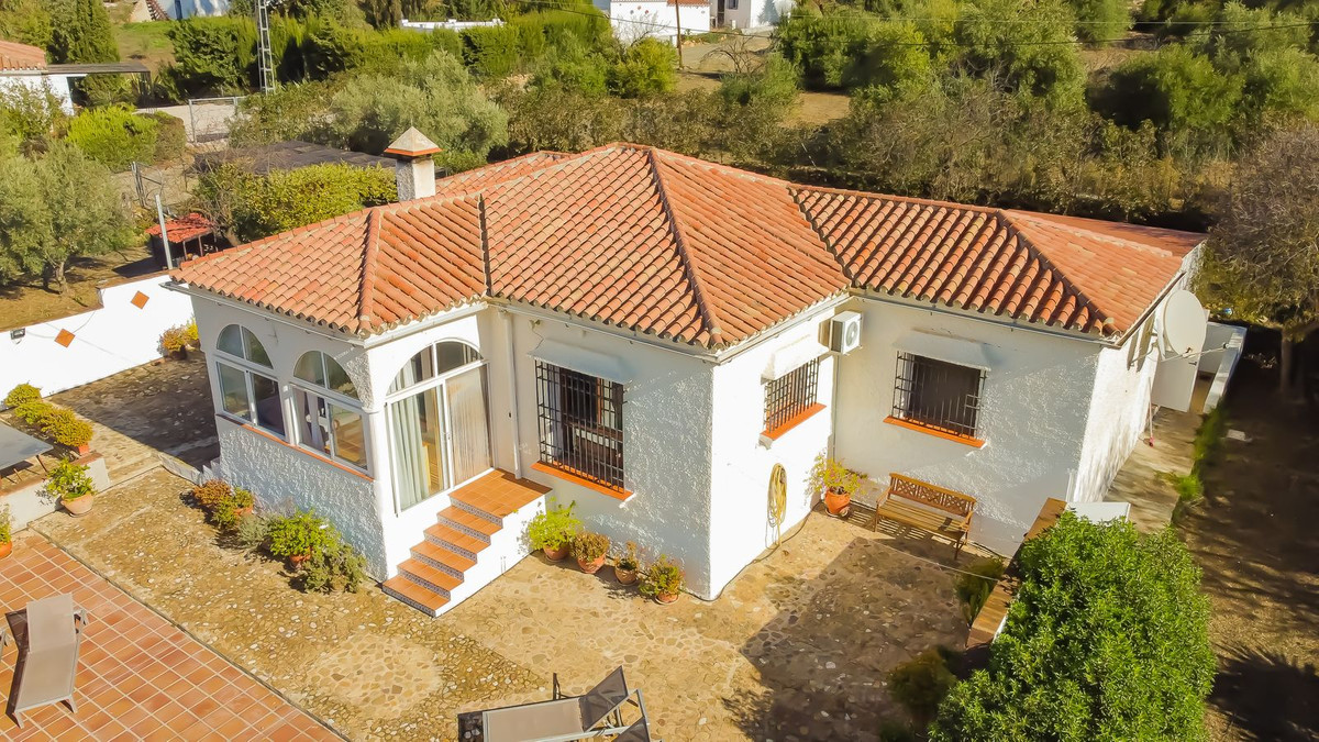 2 Bed Townhouse for sale in Almogía Costa Del Sol, Málaga, Spain