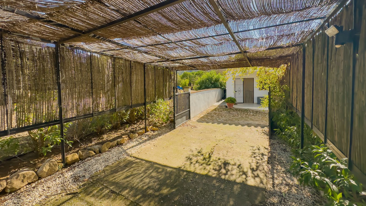 2 Bed Townhouse for sale in Almogía Costa Del Sol, Málaga, Spain