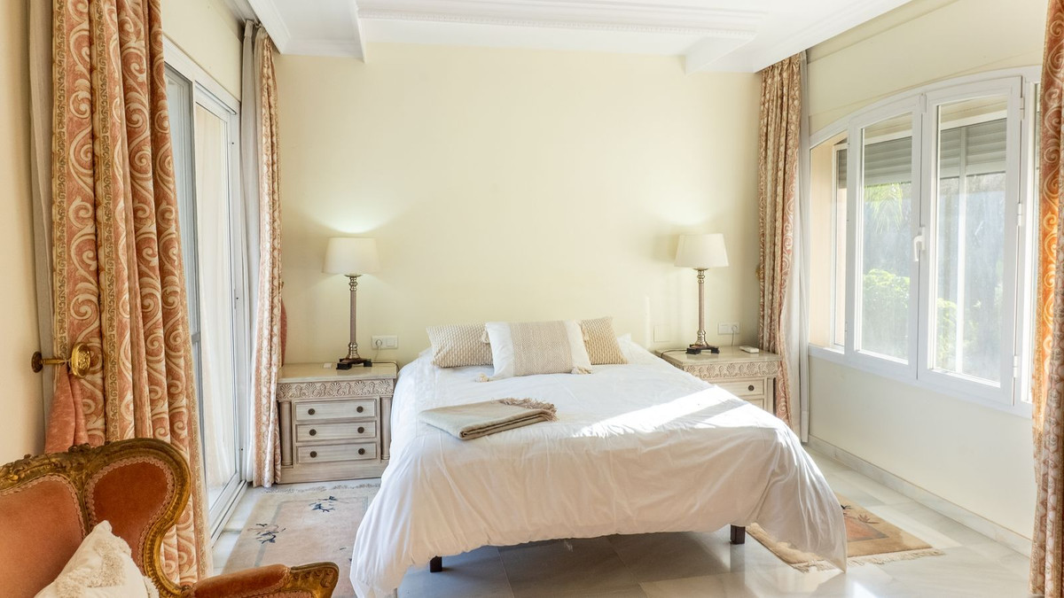 Se vende Villa - Chalet de 5 dormitorios en Costa Del Sol, Málaga, España