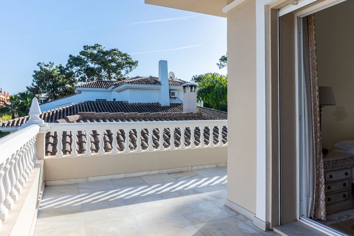 Se vende Villa - Chalet de 5 dormitorios en Costa Del Sol, Málaga, España