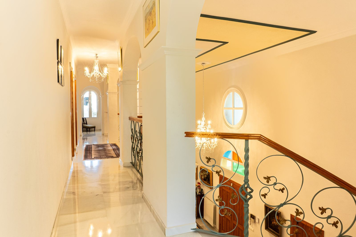 Se vende Villa - Chalet de 5 dormitorios en Costa Del Sol, Málaga, España