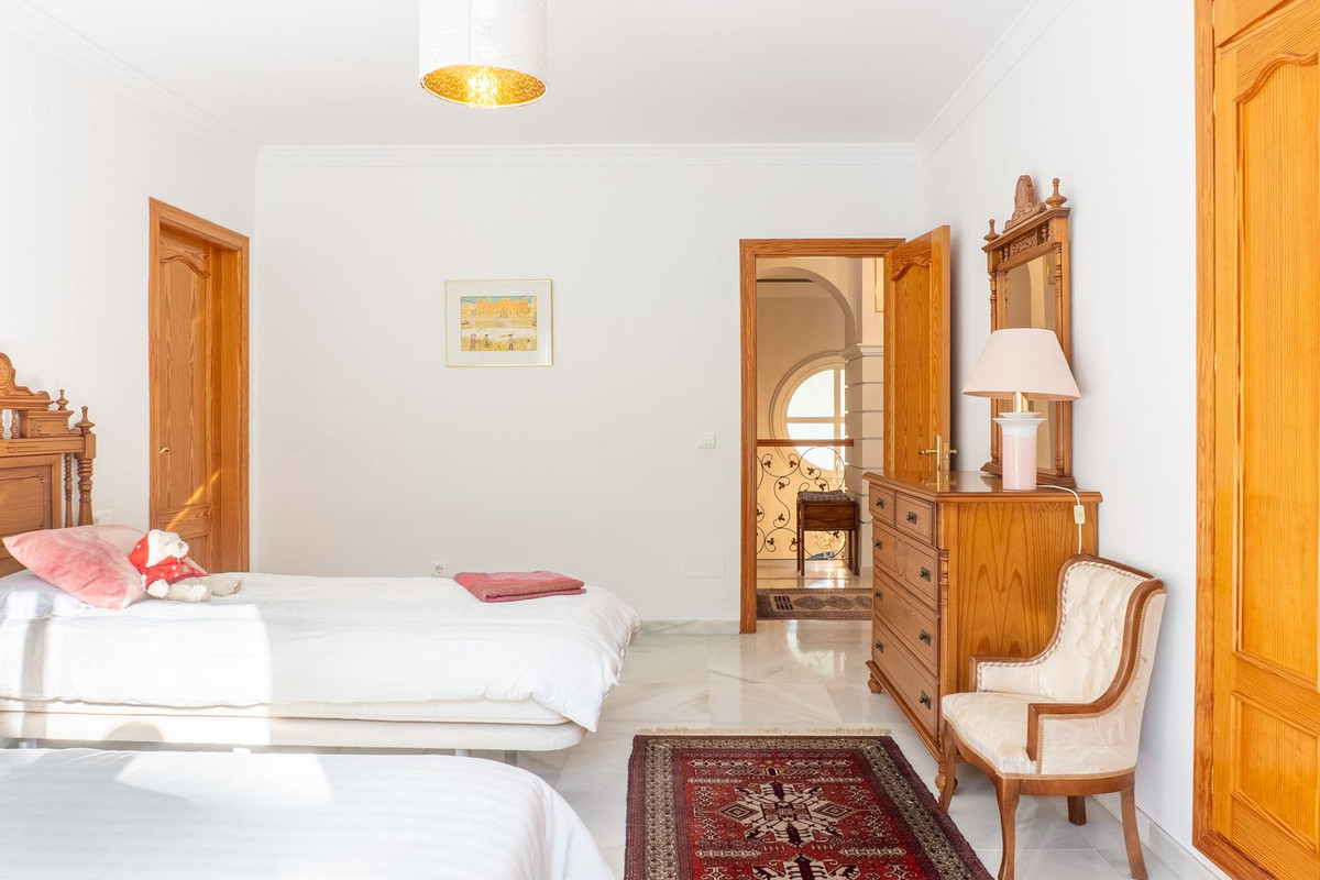 Se vende Villa - Chalet de 5 dormitorios en Costa Del Sol, Málaga, España