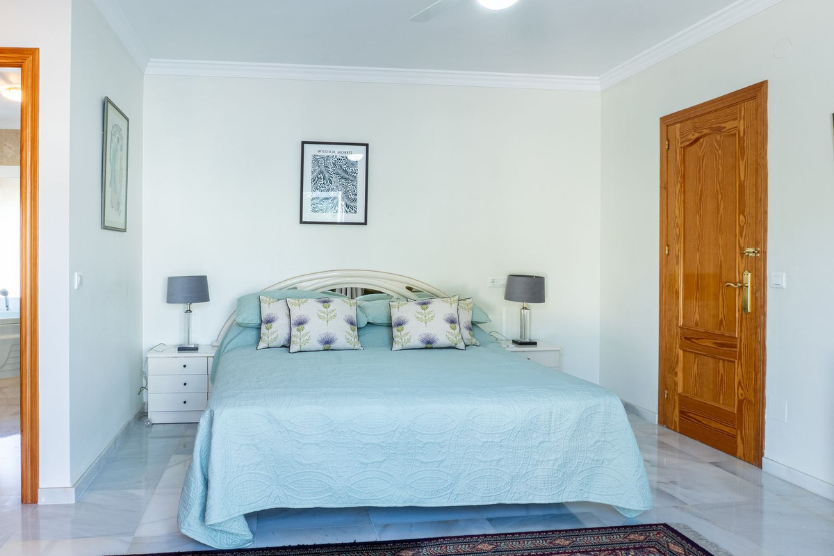 Se vende Villa - Chalet de 5 dormitorios en Costa Del Sol, Málaga, España