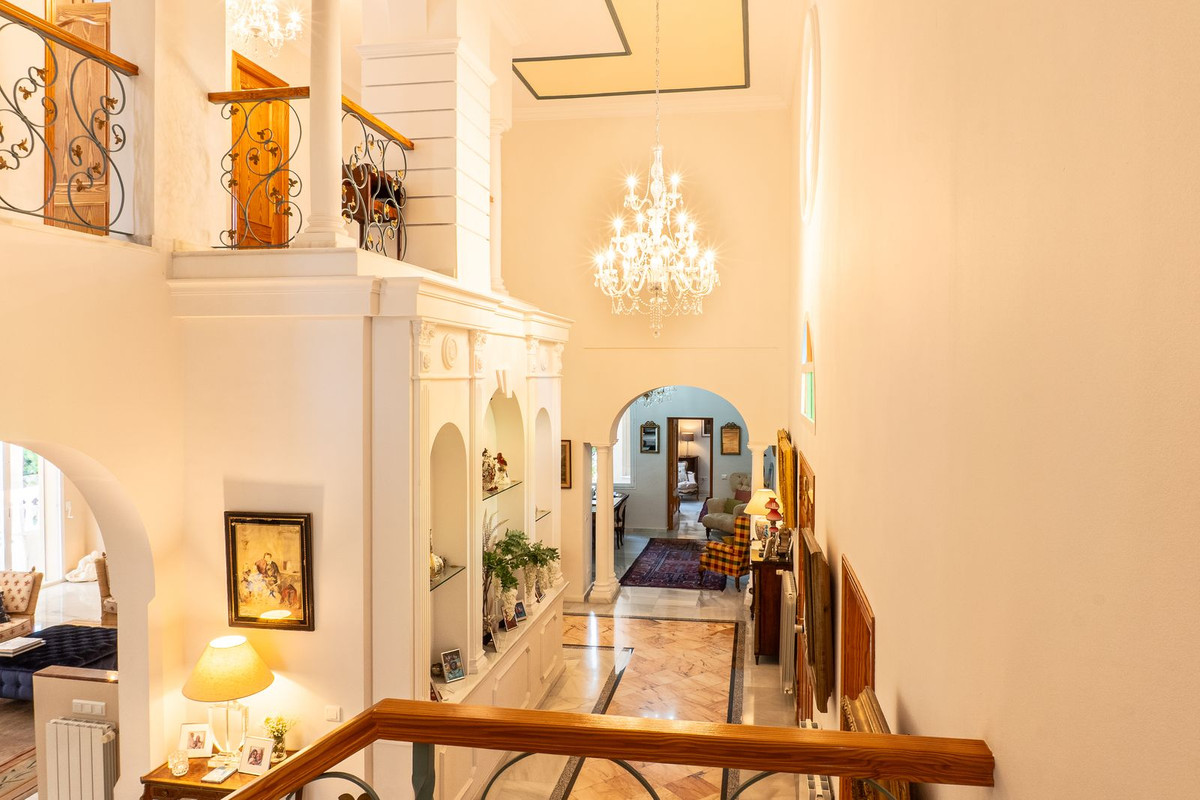 Se vende Villa - Chalet de 5 dormitorios en Costa Del Sol, Málaga, España