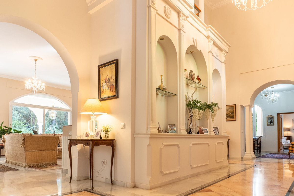 Se vende Villa - Chalet de 5 dormitorios en Costa Del Sol, Málaga, España