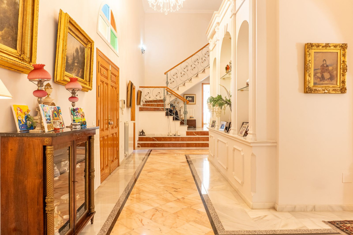 Se vende Villa - Chalet de 5 dormitorios en Costa Del Sol, Málaga, España