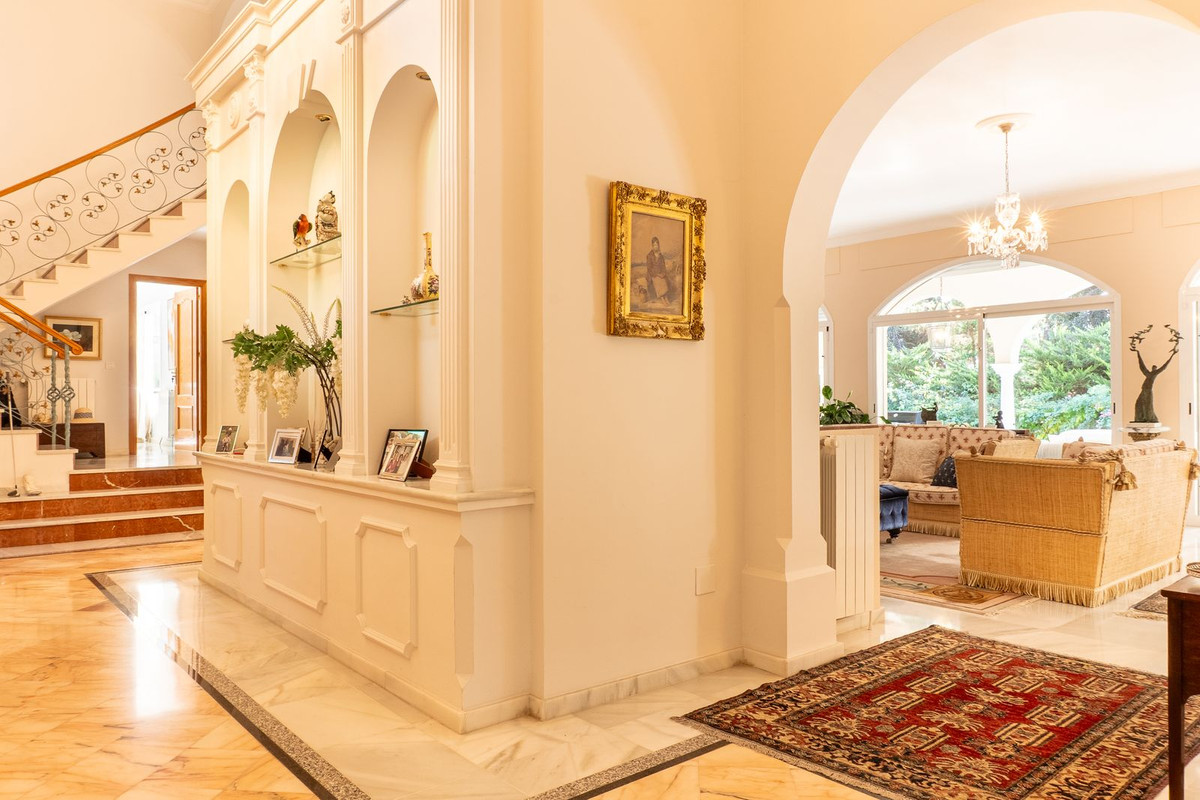 Se vende Villa - Chalet de 5 dormitorios en Costa Del Sol, Málaga, España