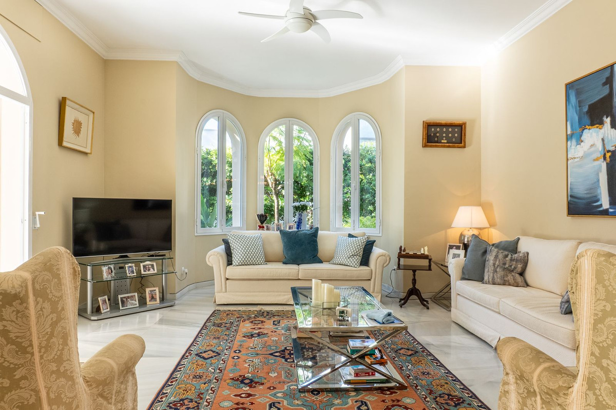 Se vende Villa - Chalet de 5 dormitorios en Costa Del Sol, Málaga, España