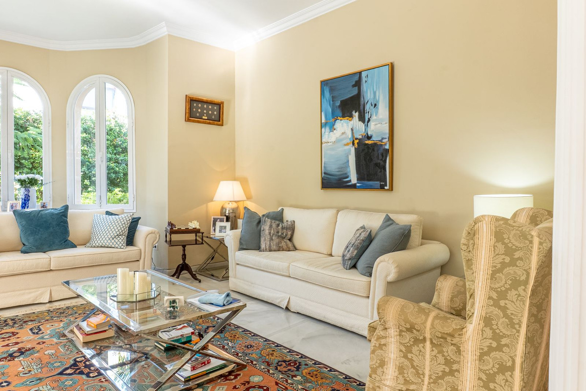 Se vende Villa - Chalet de 5 dormitorios en Costa Del Sol, Málaga, España