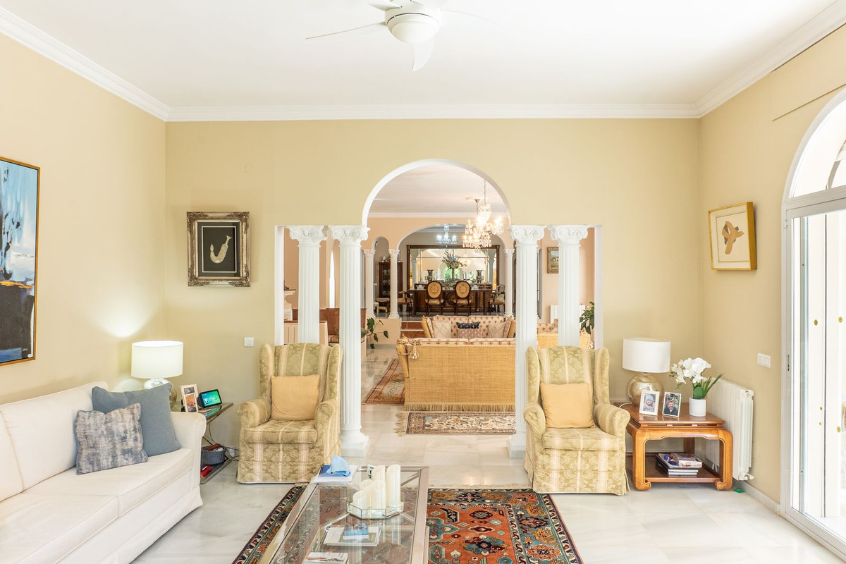 Se vende Villa - Chalet de 5 dormitorios en Costa Del Sol, Málaga, España