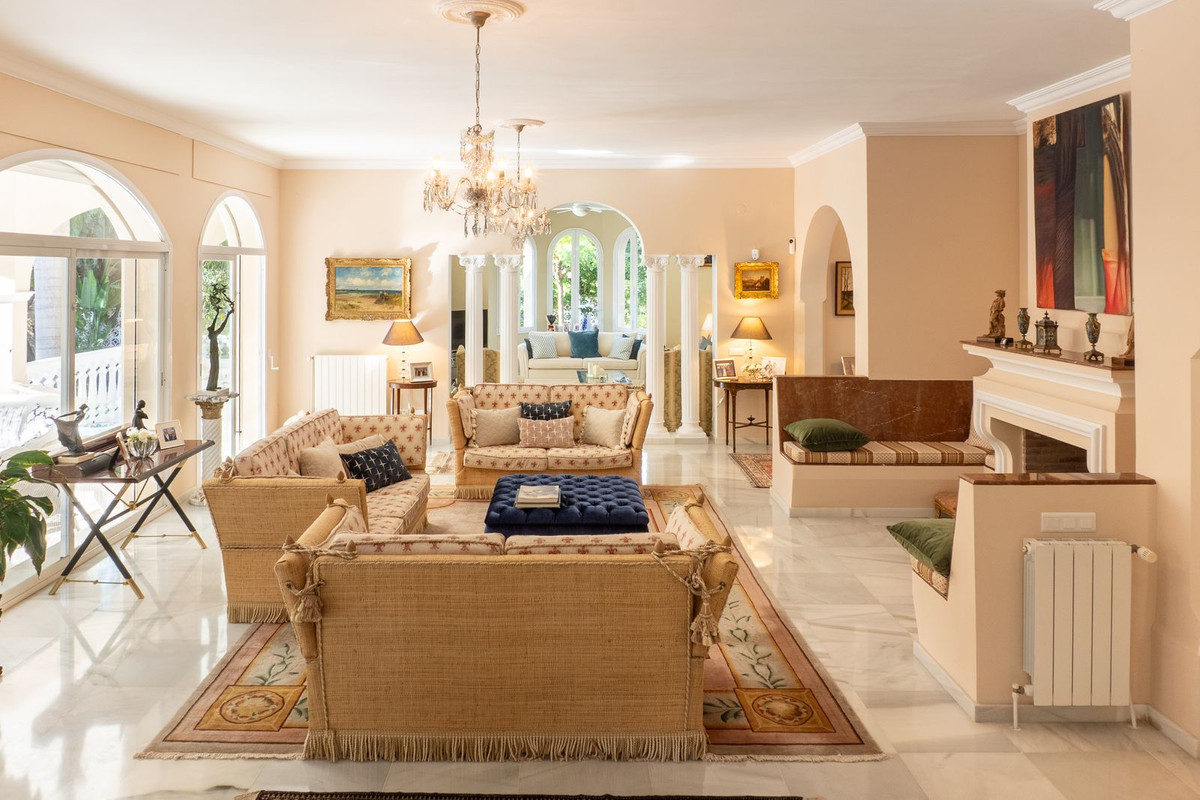 Se vende Villa - Chalet de 5 dormitorios en Costa Del Sol, Málaga, España