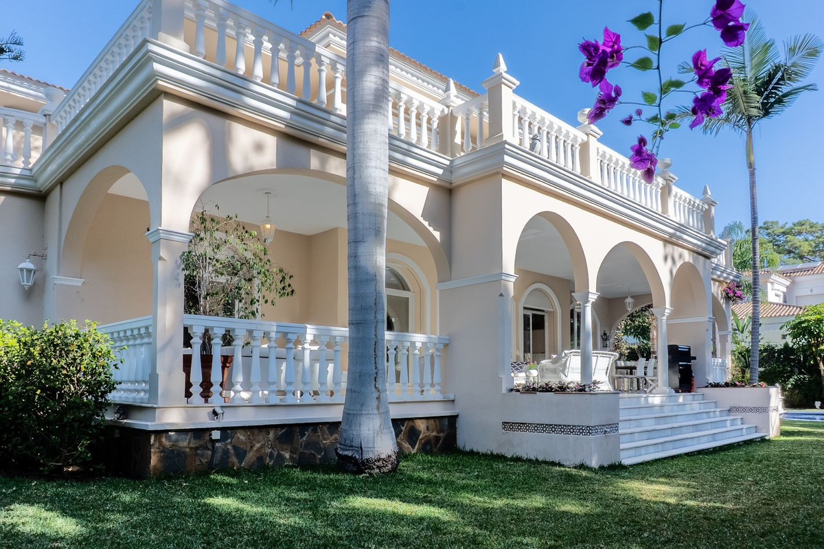 Se vende Villa - Chalet de 5 dormitorios en Costa Del Sol, Málaga, España