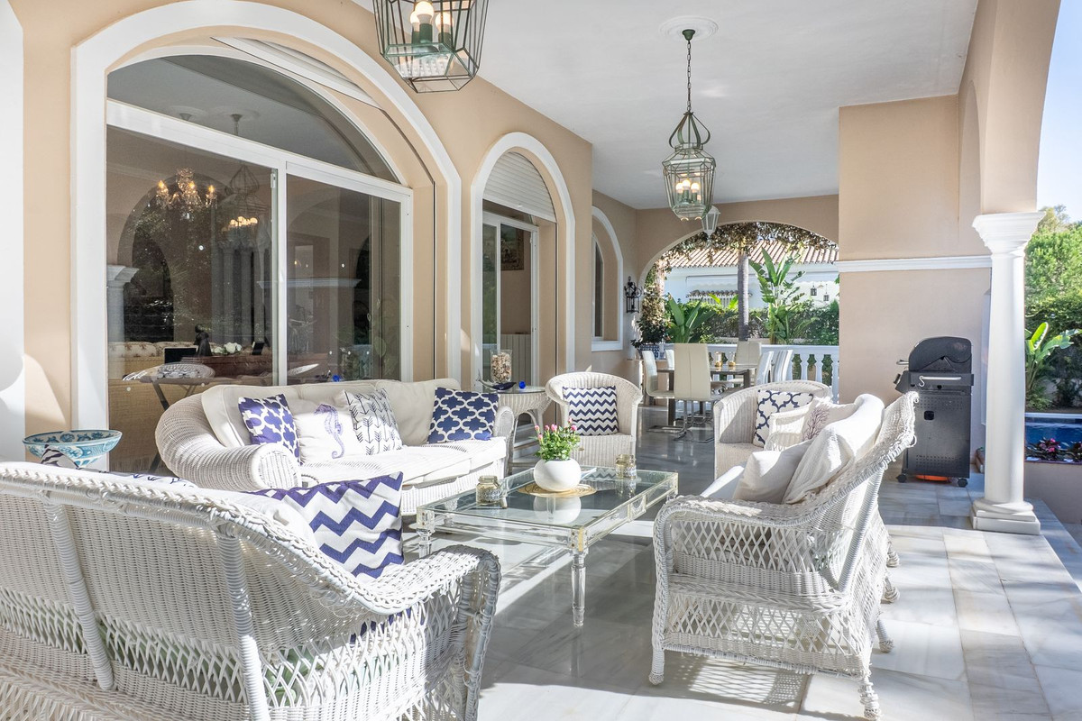 Se vende Villa - Chalet de 5 dormitorios en Costa Del Sol, Málaga, España