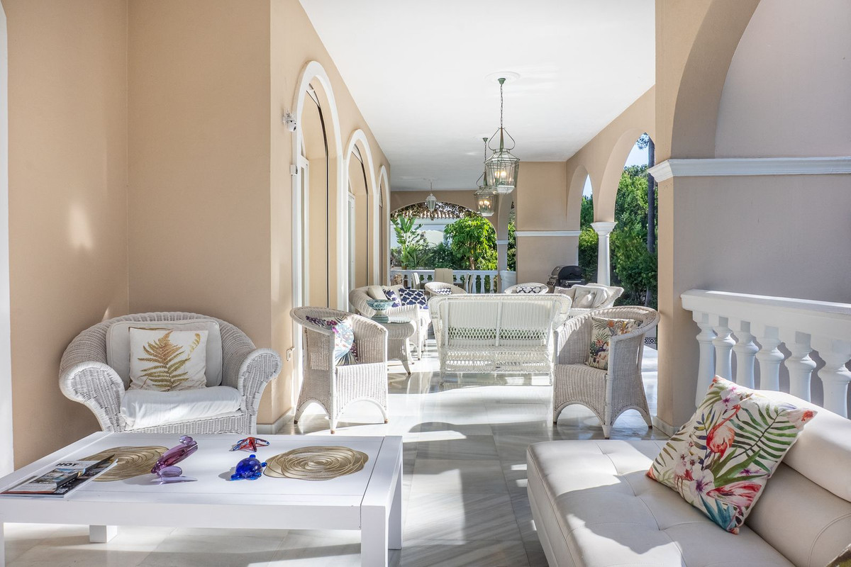 Se vende Villa - Chalet de 5 dormitorios en Costa Del Sol, Málaga, España