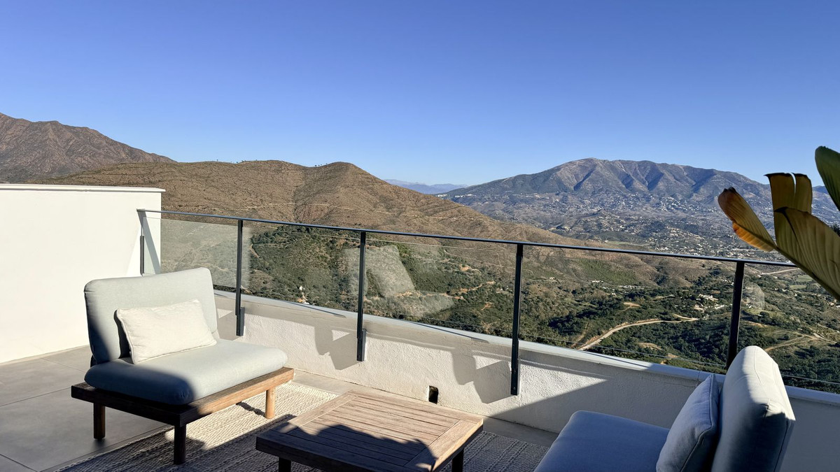 3 Bed Townhouse for sale in Elviria Costa Del Sol, Málaga, Spain