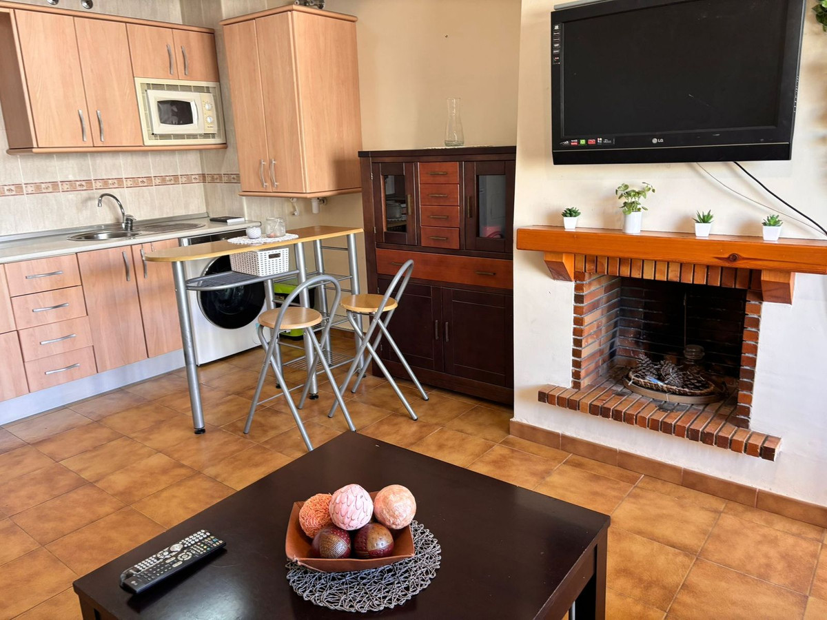 1 Bed Apartment for sale in Calahonda Costa Del Sol, Málaga, Spain
