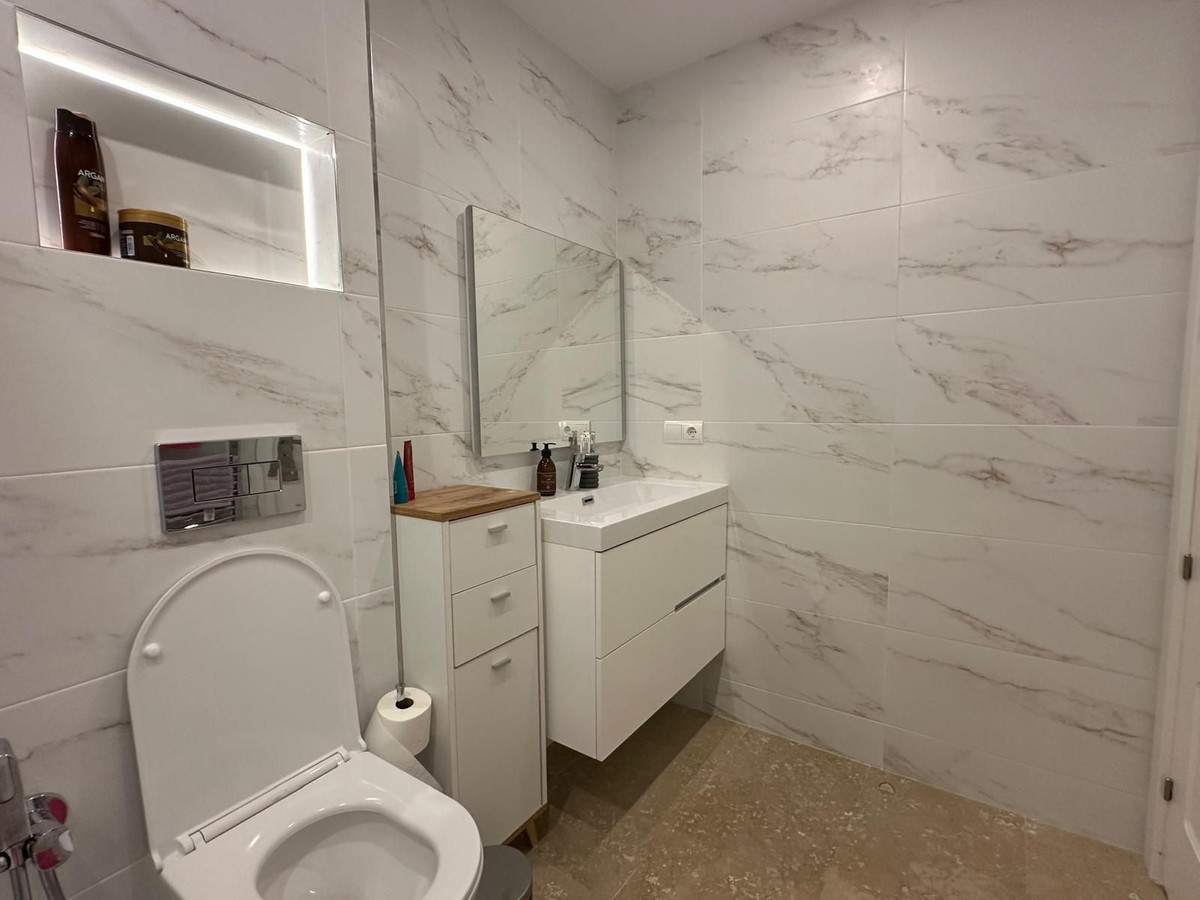 2 Bed Apartment for sale in The Golden Mile Costa Del Sol, Málaga, Spain