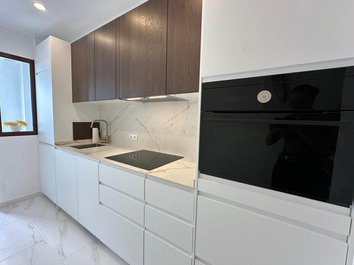 2 Bed Apartment for sale in The Golden Mile Costa Del Sol, Málaga, Spain