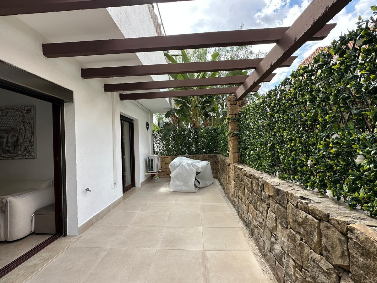 2 Bed Apartment for sale in The Golden Mile Costa Del Sol, Málaga, Spain