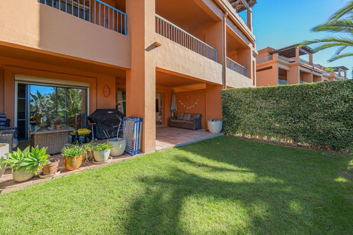 2 Bed Apartment for sale in Atalaya Costa Del Sol, Málaga, Spain